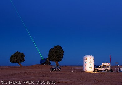 Le rayon laser pour guider les concurents dans la nuit